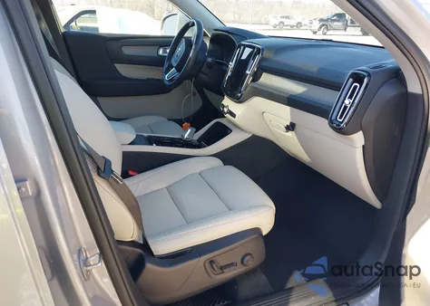 2023 Volvo Xc40 B5 Ultimate Bright Theme из США, поврежденный, VIN YV4L12UA9P2066115